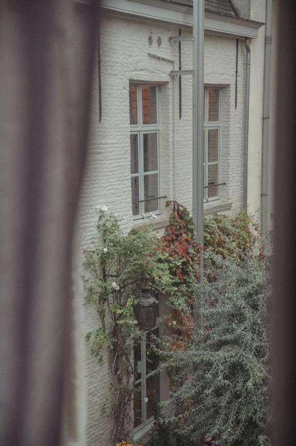Flora Hotel Антверпен Екстериор снимка